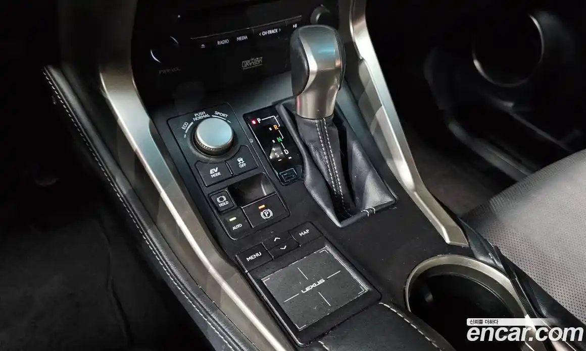 Lexus NX 2016 2.5 гидро в Москве № 168205, фото 9