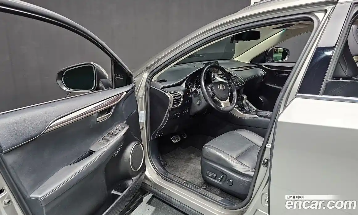 Lexus NX 2016 2.5 гидро в Москве № 168205, фото 10