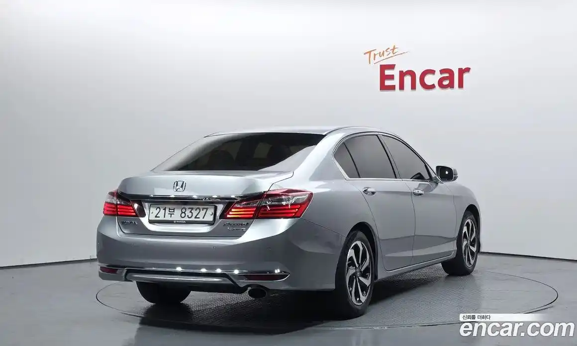 Honda Accord 2017 2.4 гидро в Москве № 170591, фото 2