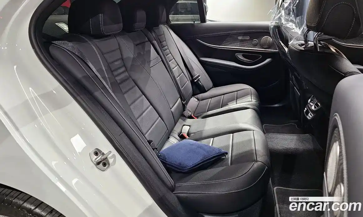 Mercedes-Benz E-Class 2022 2.0 гидро, фото 12