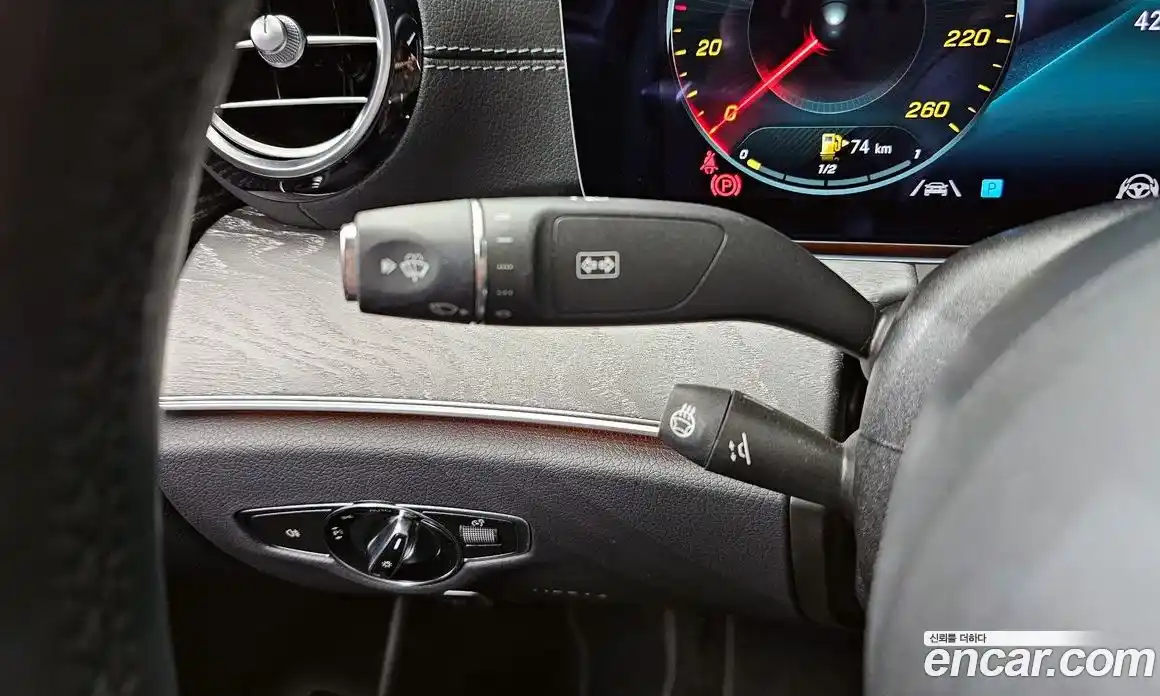 Mercedes-Benz E-Class 2022 2.0 гидро, фото 17