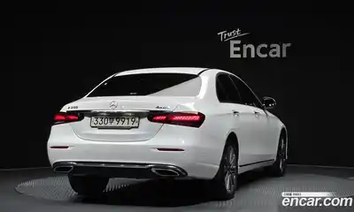 Mercedes-Benz E-Class 2022 2.0 гидро, миниатюра 2