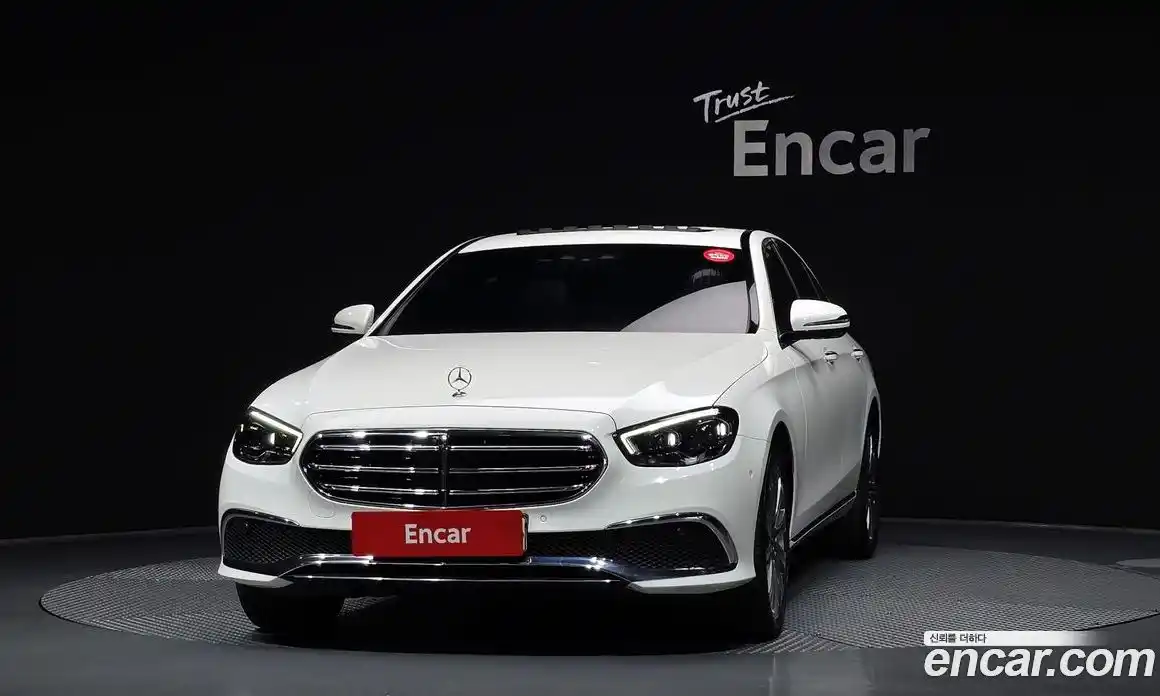 Mercedes-Benz E-Class 2022 2.0 гидро, фото 3
