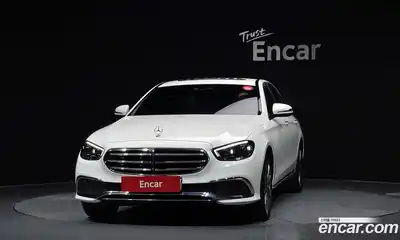 Mercedes-Benz E-Class 2022 2.0 гидро, миниатюра 3