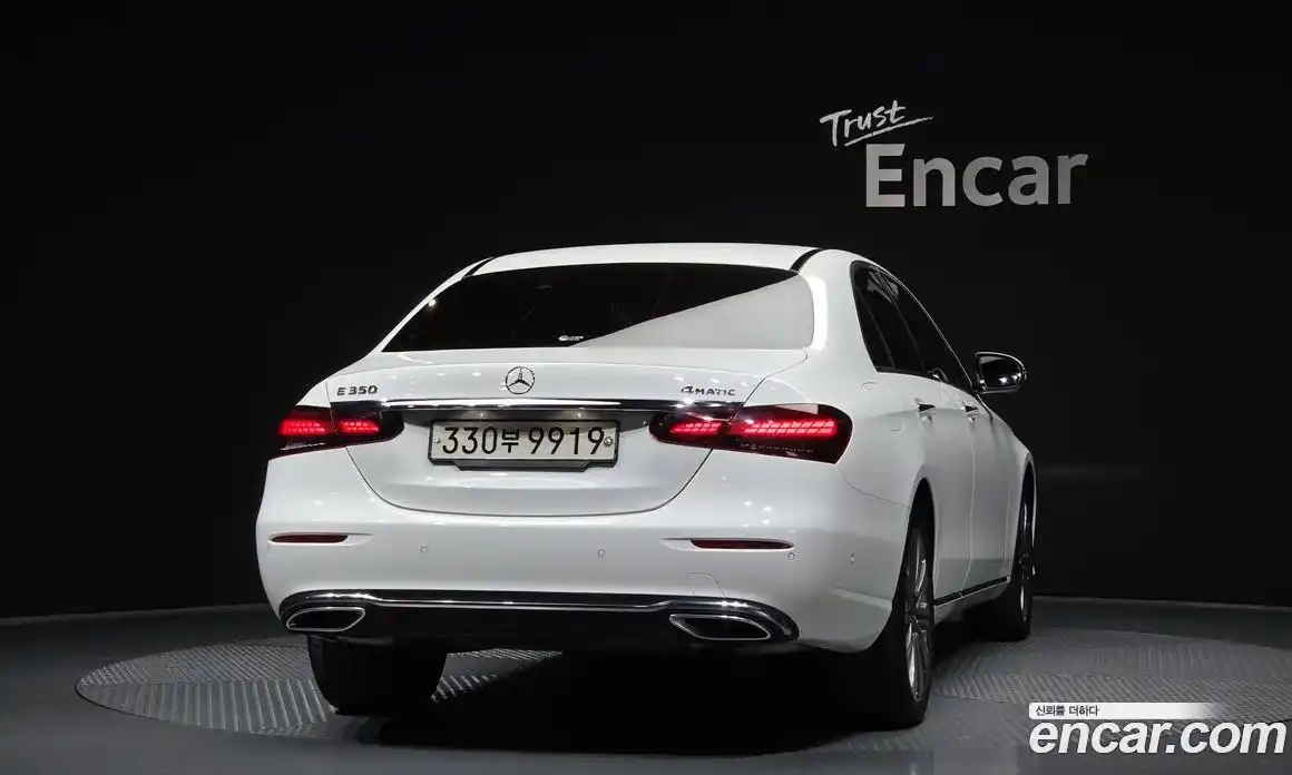Mercedes-Benz E-Class 2022 2.0 гидро, фото 4