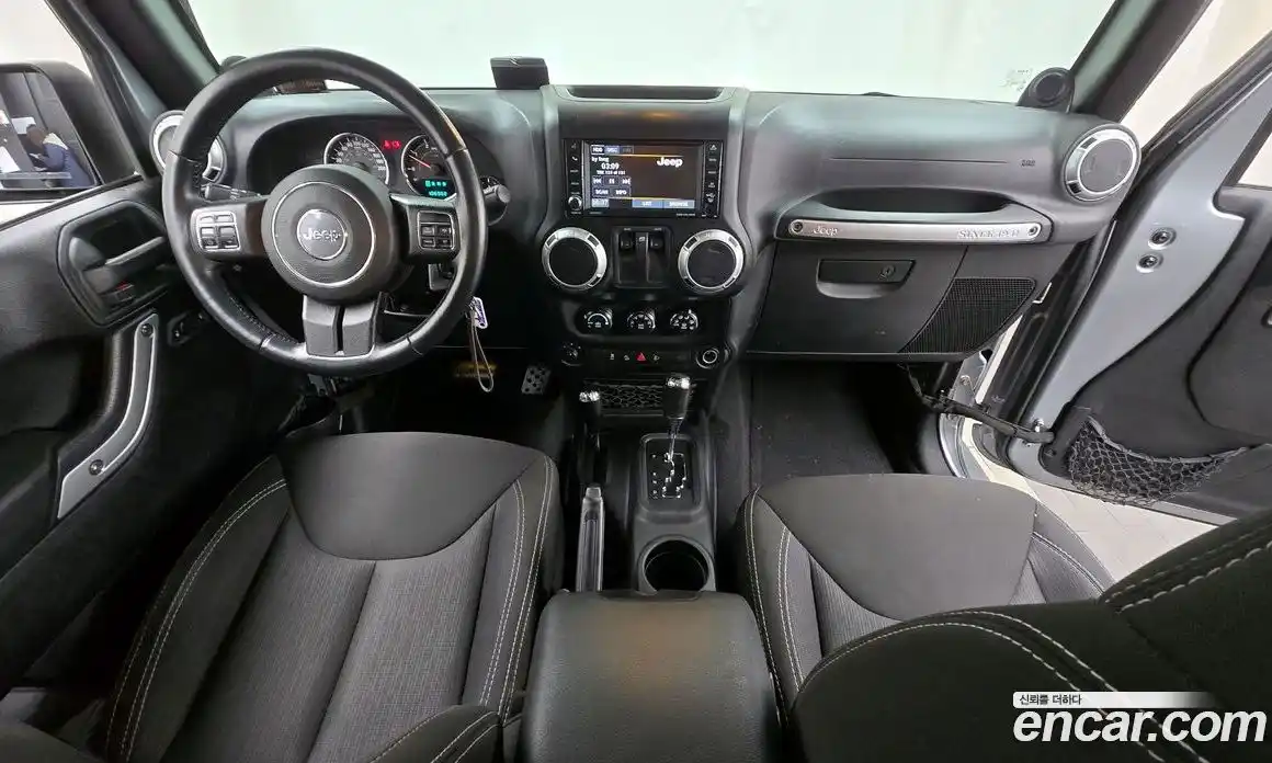 Jeep Wrangler 2014 2.8 гидро в Москве № 182046, фото 7