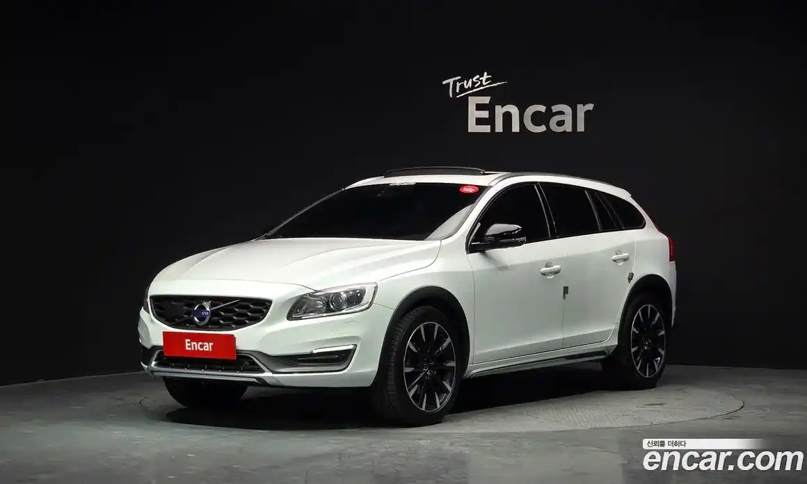 Volvo V60 2016 2.5 гидро в Москве № 190901, фото 1