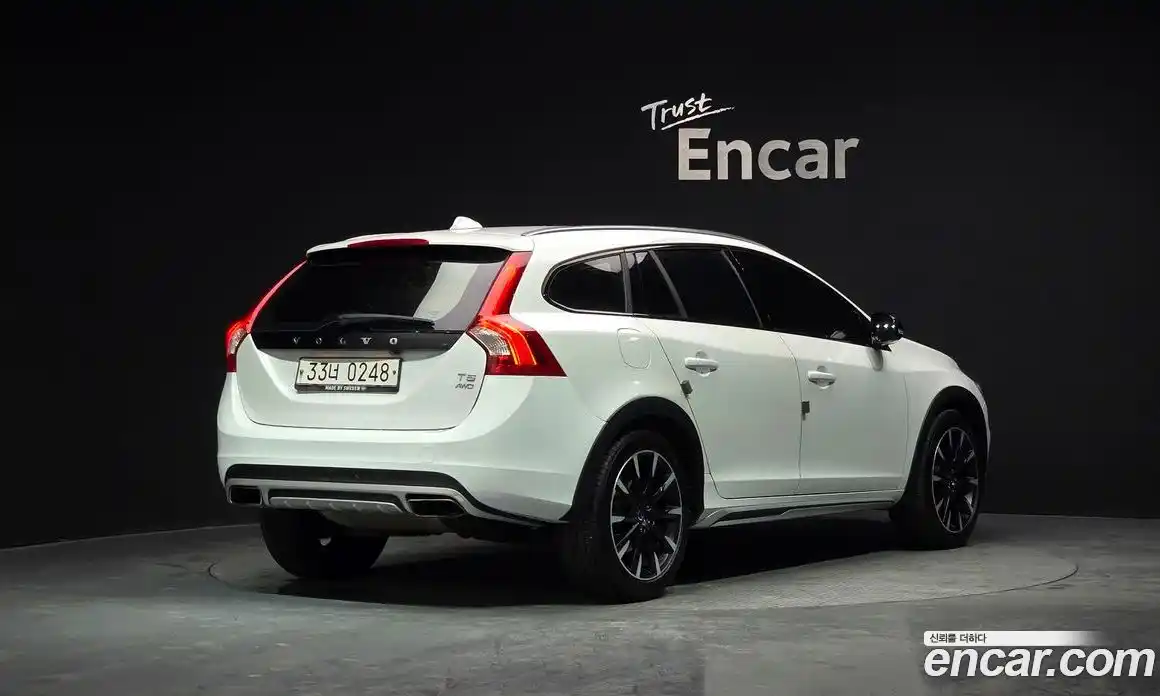 Volvo V60 2016 2.5 гидро в Москве № 190901, фото 2