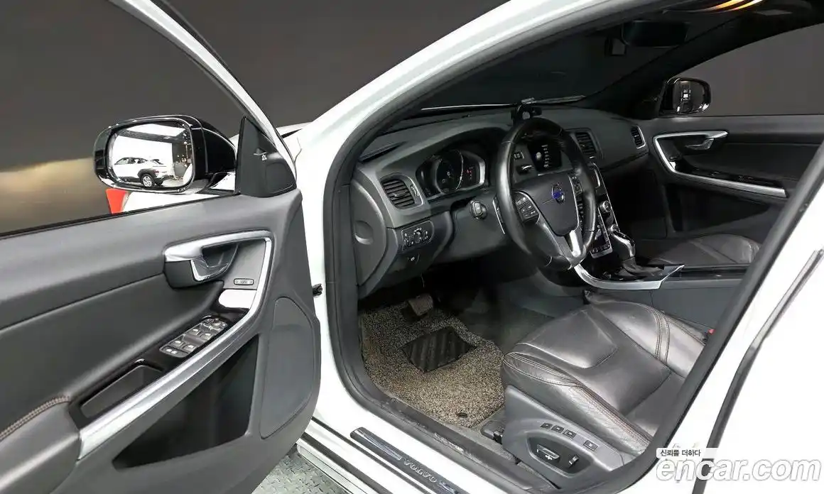 Volvo V60 2016 2.5 гидро в Москве № 190901, фото 10