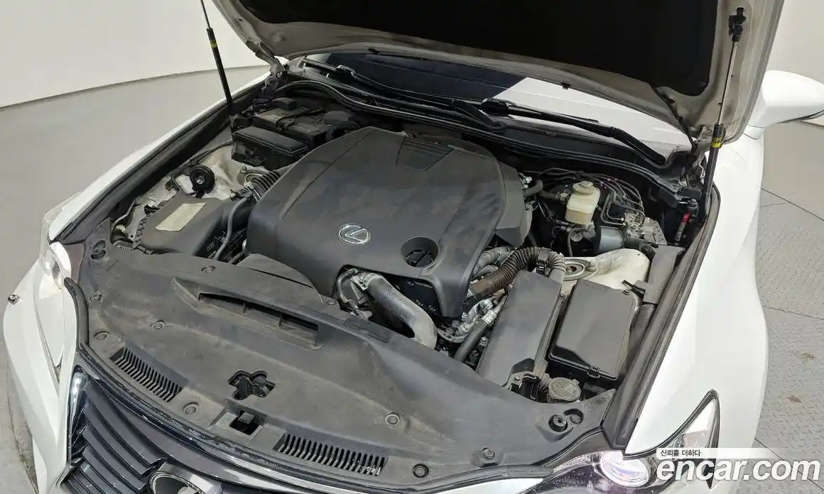 Lexus IS 2015 2.5 гидро в Москве № 198775, фото 6