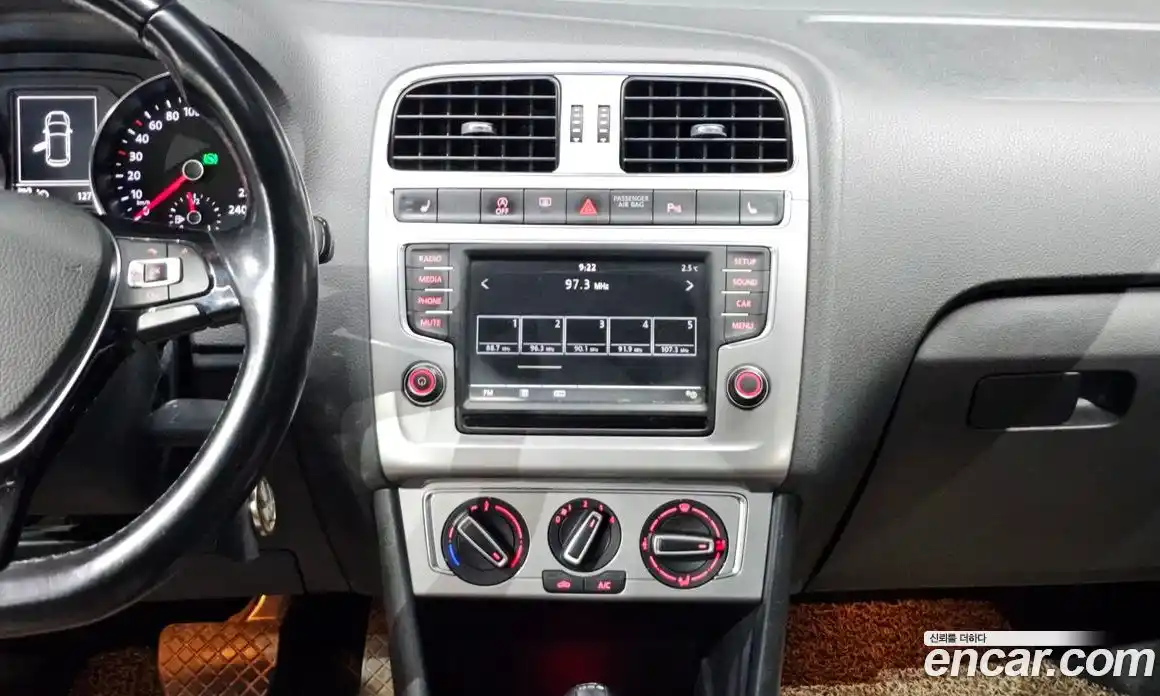 Volkswagen Polo 2015 1.4 гидро в Москве № 207306, фото 14