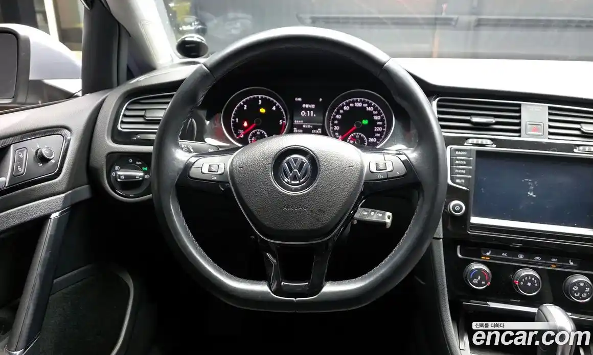 Volkswagen Golf 2014 1.6 гидро в Москве № 215195, фото 13