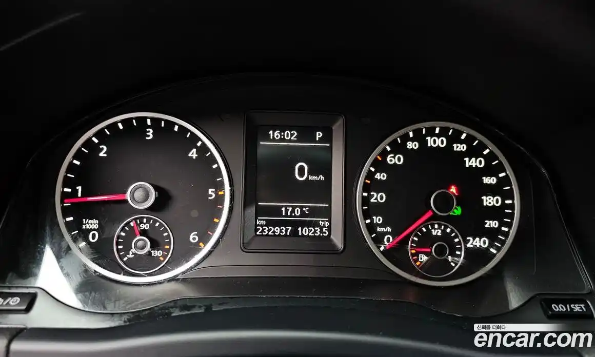 Volkswagen Tiguan 2015 2.0 гидро в Москве № 215352, фото 8