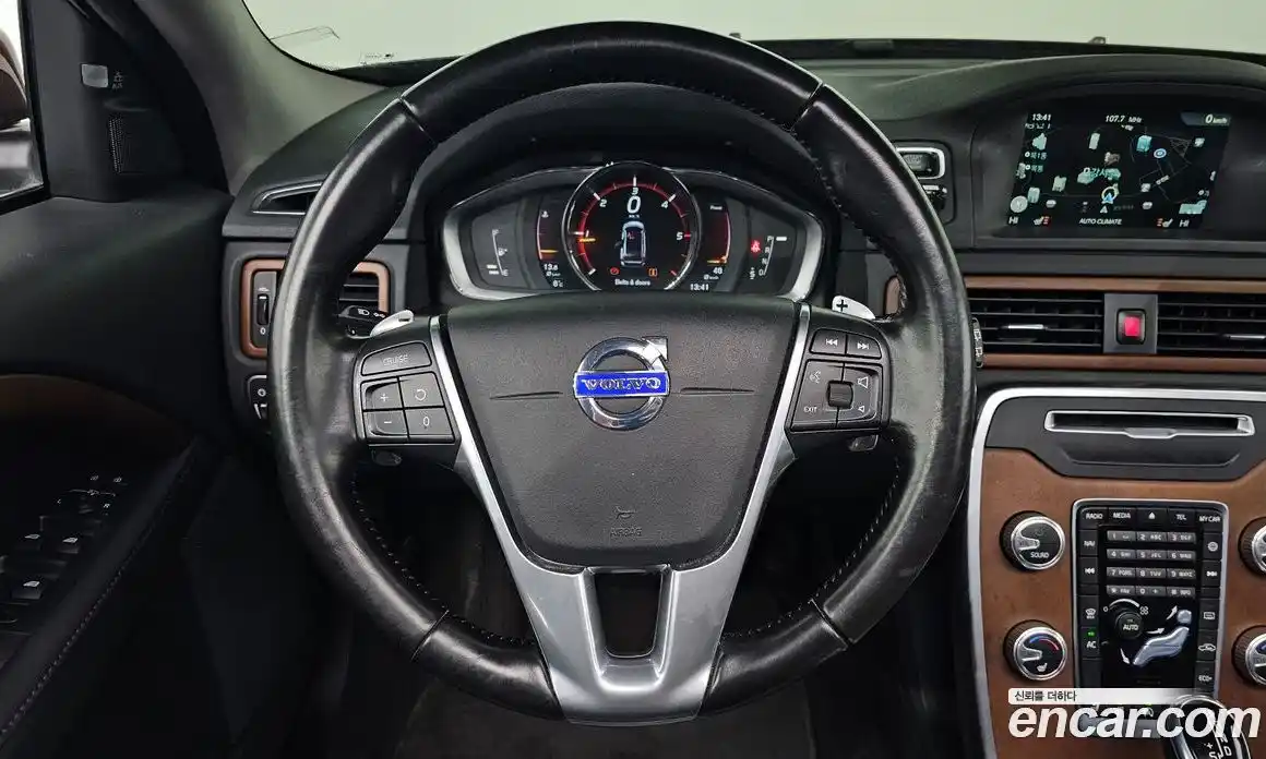Volvo XC70 2016 2.0 гидро в Москве № 218158, фото 13