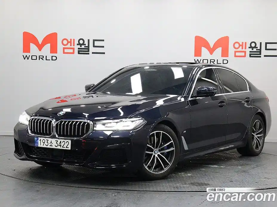 BMW 5-Series 2023 2.0 гидро в Москве № 228522, фото 1