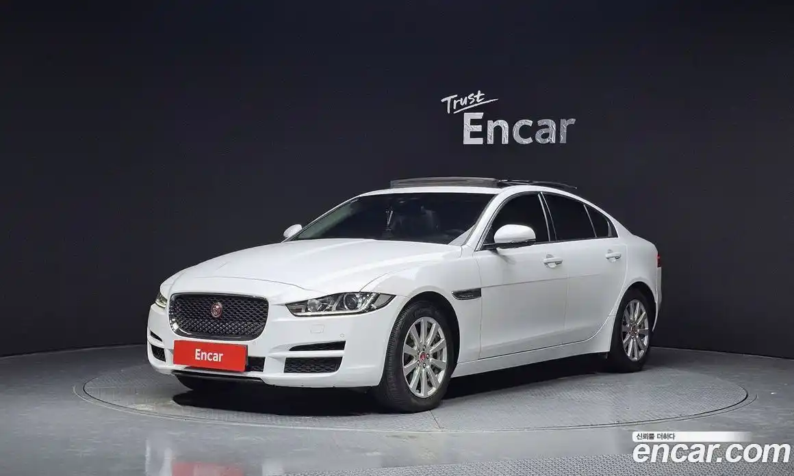 Jaguar XE 2018 2.0 гидро в Москве № 240481, фото 1