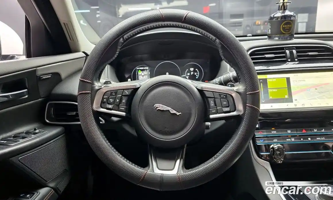 Jaguar XE 2018 2.0 гидро в Москве № 240481, фото 13