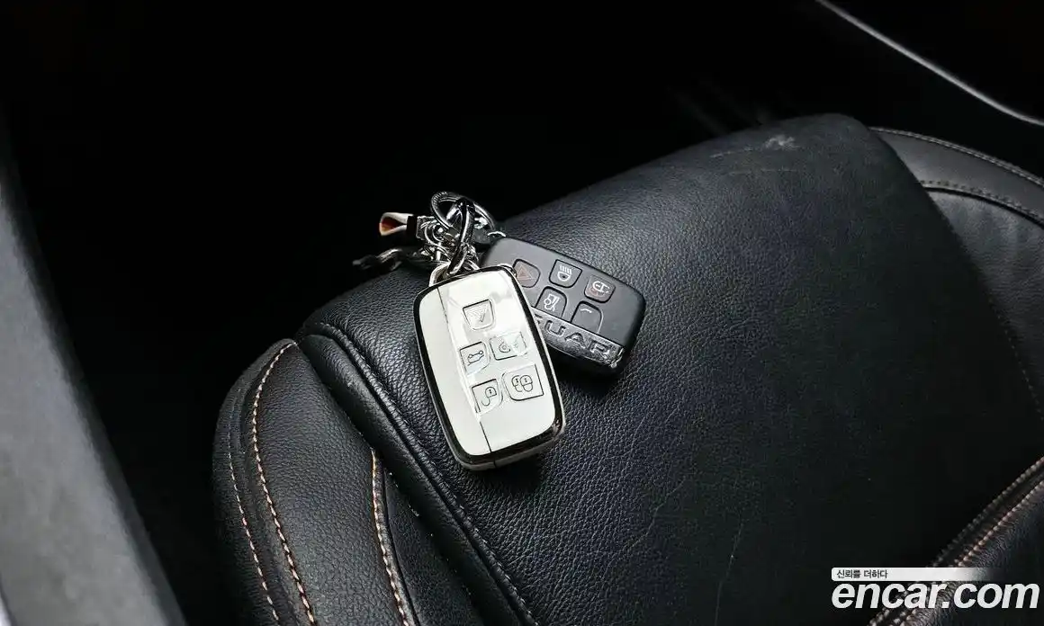 Jaguar XE 2018 2.0 гидро в Москве № 240481, фото 20
