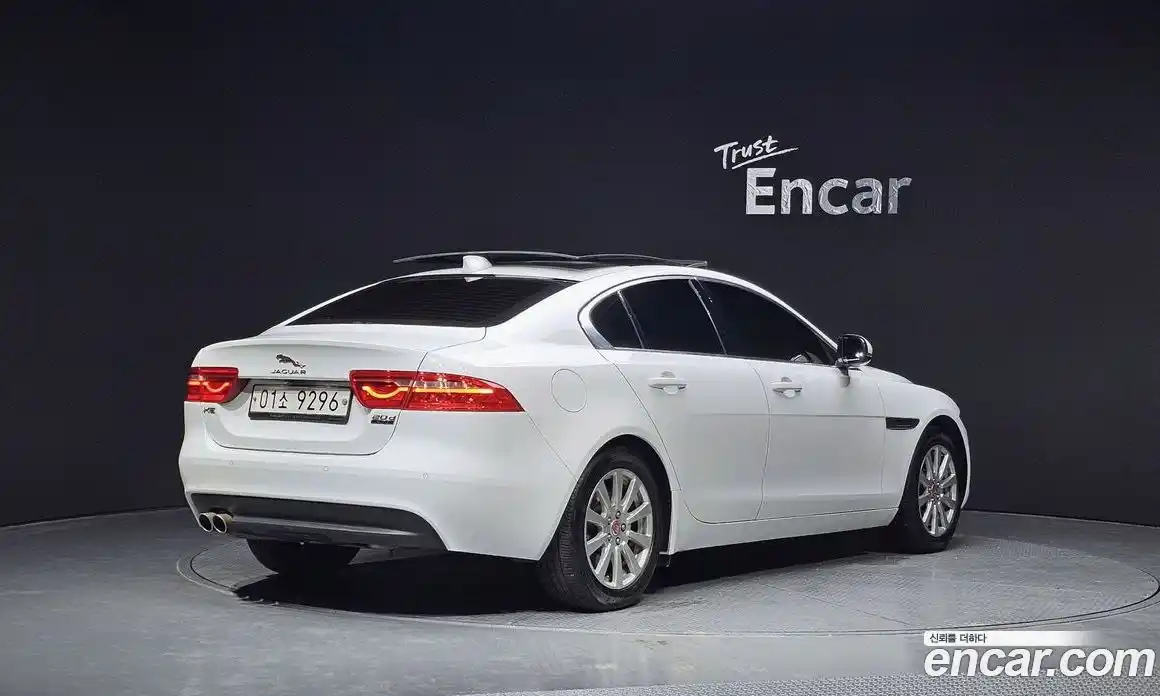 Jaguar XE 2018 2.0 гидро в Москве № 240481, фото 2