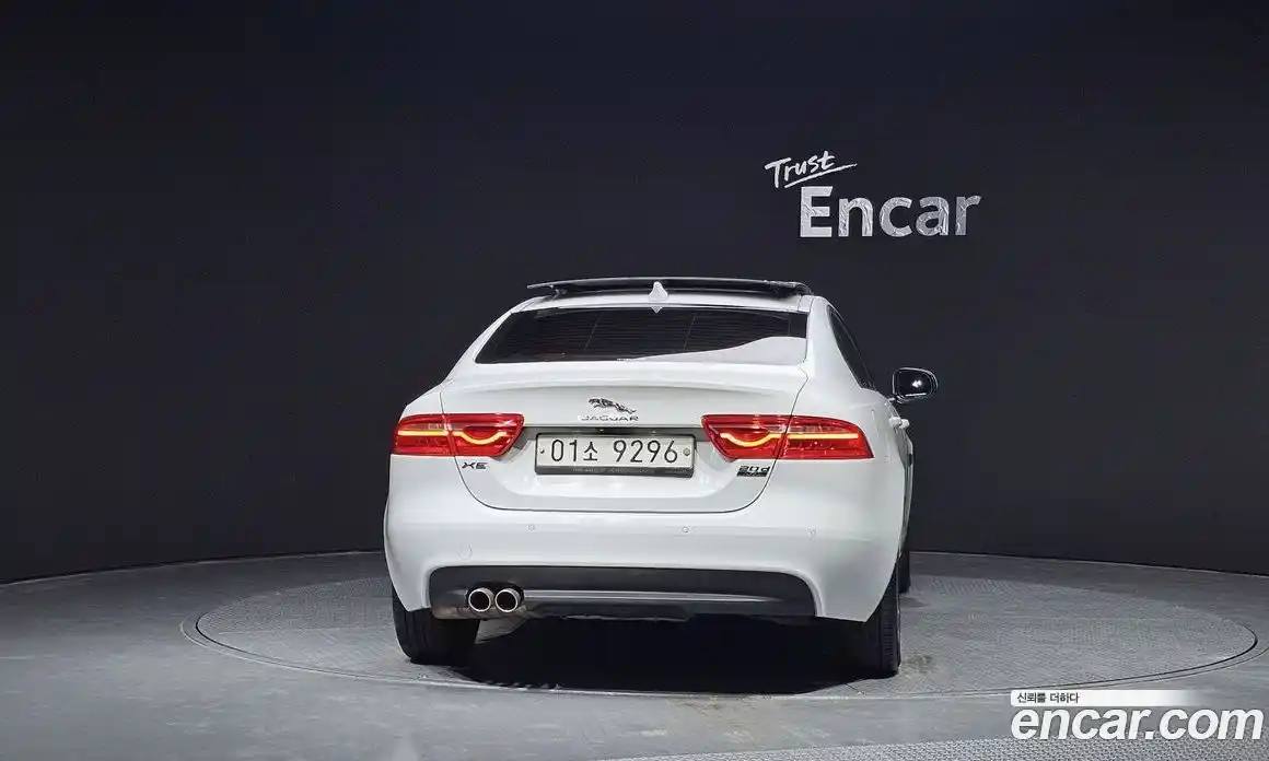 Jaguar XE 2018 2.0 гидро в Москве № 240481, фото 4