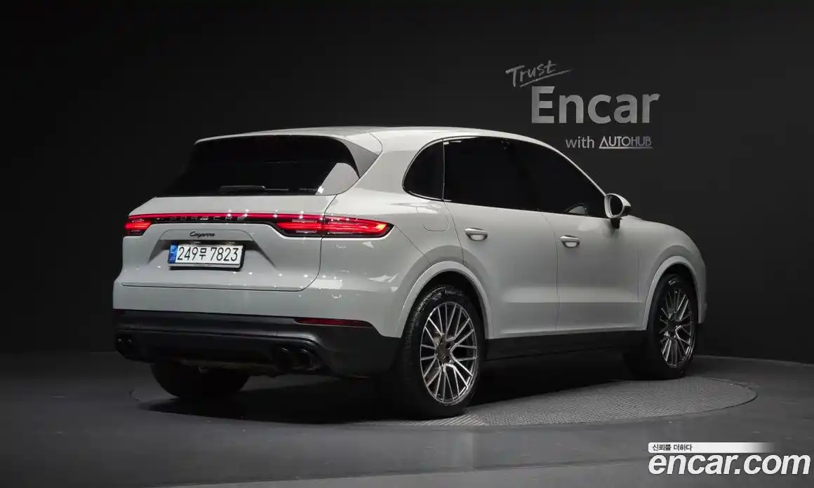 Porsche Cayenne 2023 3.0 гидро в Москве № 294088, фото 2