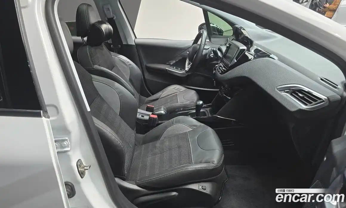 Peugeot 2008 2015 1.6 гидро в Москве № 314085, фото 10