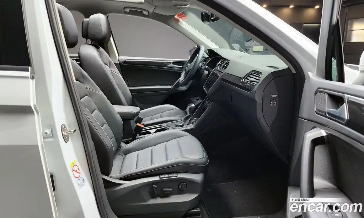 Volkswagen Tiguan 2023 2.0 гидро в Москве № 357660, фото 10