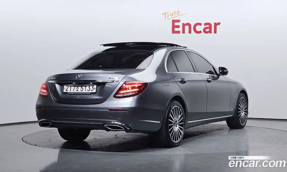 Mercedes-Benz E-Class 2019 2.0 гидро, фото 2