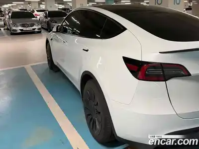 Tesla Model Y 2023 2.0 гидро в Москве № 423292, миниатюра 2