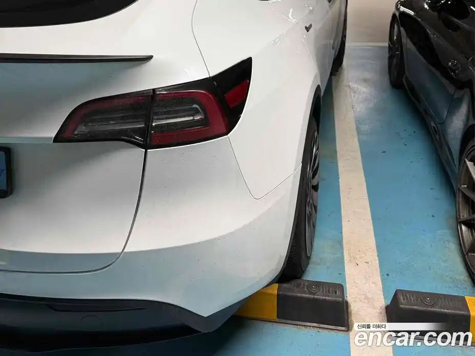 Tesla Model Y 2023 2.0 гидро в Москве № 423292, фото 4