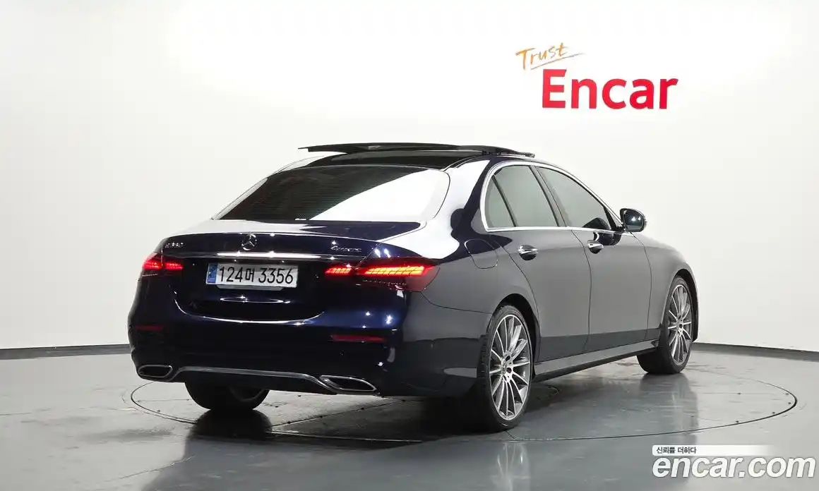Mercedes-Benz E-Class 2021 2.0 гидро, фото 2