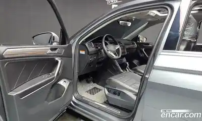 Volkswagen Tiguan 2024 2.0 гидро в Москве № 802788, миниатюра 10