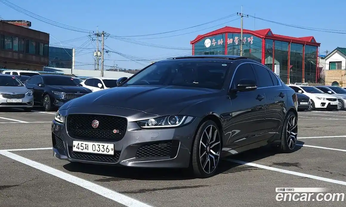 Jaguar XE 2016 2.0 гидро в Москве № 897209, фото 1