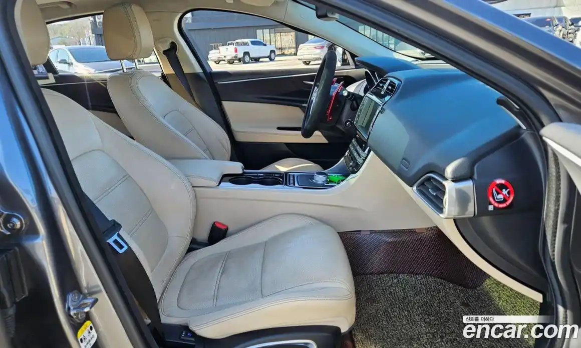 Jaguar XE 2016 2.0 гидро в Москве № 897209, фото 11