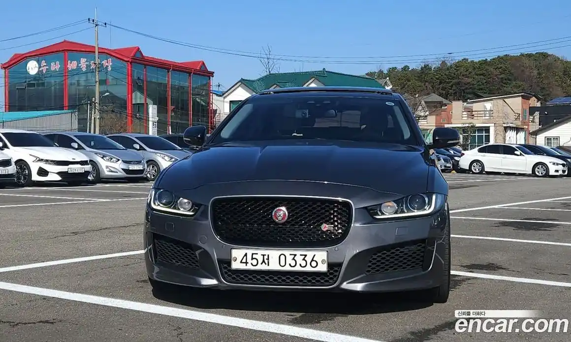 Jaguar XE 2016 2.0 гидро в Москве № 897209, фото 3