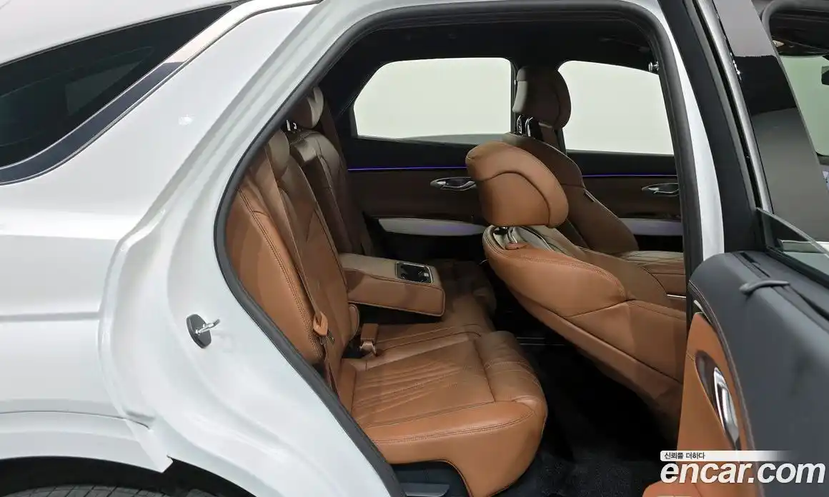 Genesis GV70 2025 2.5 гидро в Москве, фото 12