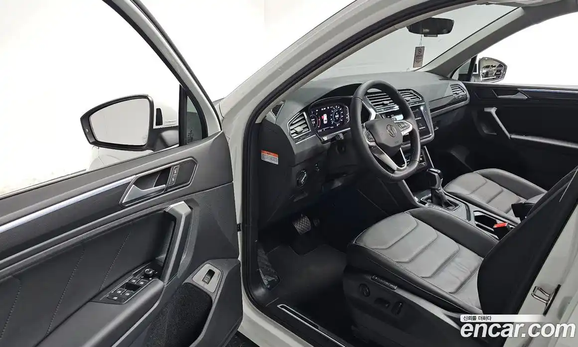 Volkswagen Tiguan 2024 2.0 гидро в Москве № 976018, фото 10