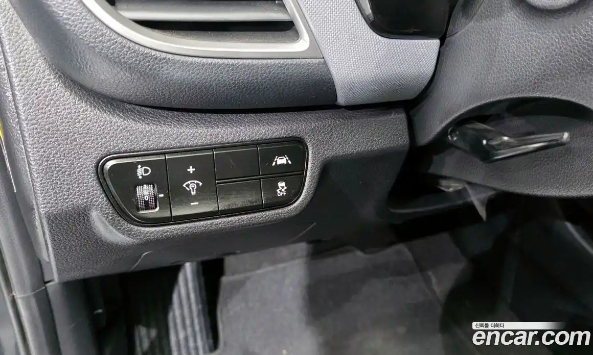 Kia Seltos 2019 1.6 Автомат в Москве № 1009439, фото 15