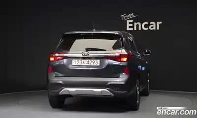 Kia Seltos 2019 1.6 Автомат в Москве № 1009439, миниатюра 4