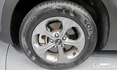 Kia Seltos 2019 1.6 Автомат в Москве № 1009439, миниатюра 5