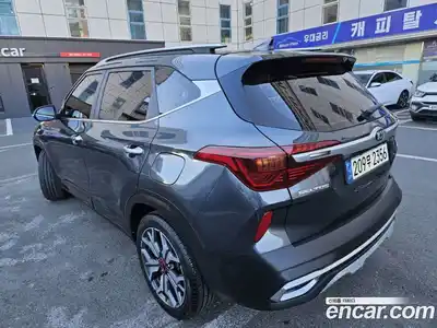 Kia Seltos 2021 1.6 Автомат в Москве № 1066011, миниатюра 4