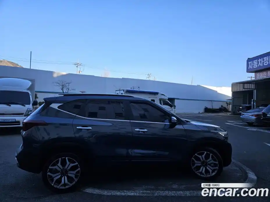 Kia Seltos 2021 1.6 Автомат в Москве № 1066011, фото 7