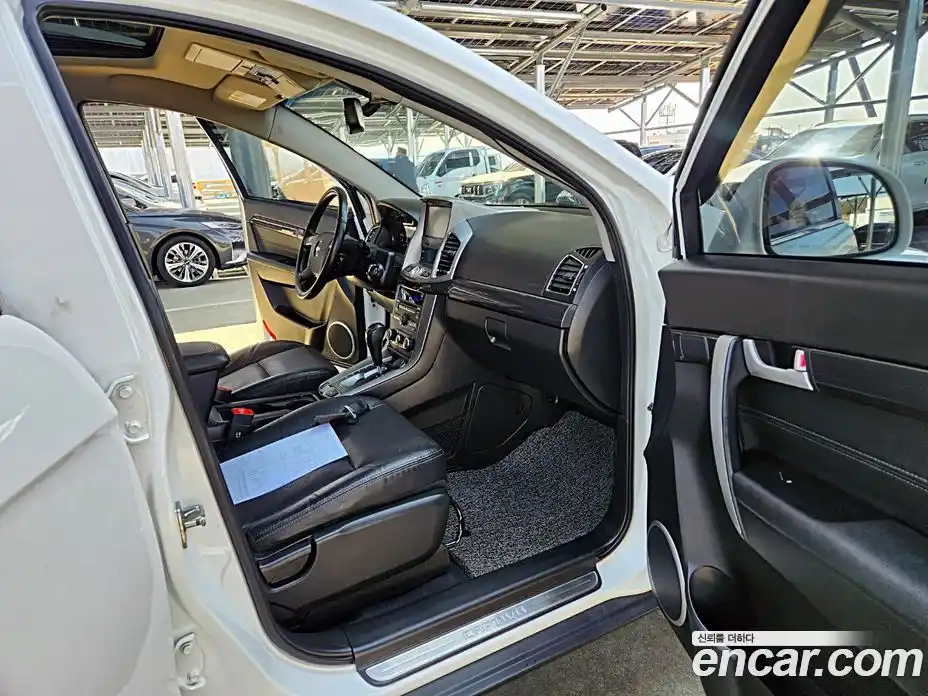 Chevrolet Captiva 2014 2.0 Автомат в Москве № 1068490, фото 15