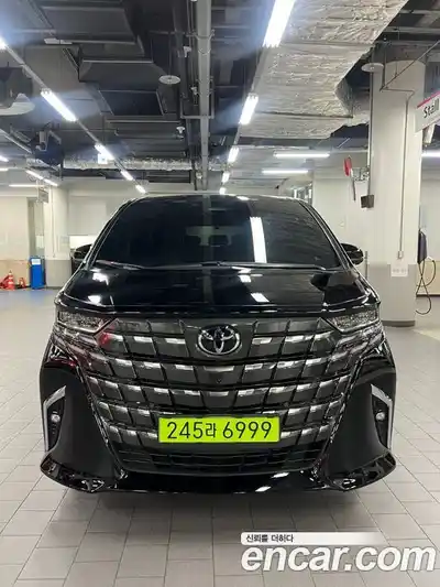 Toyota Alphard, 2025