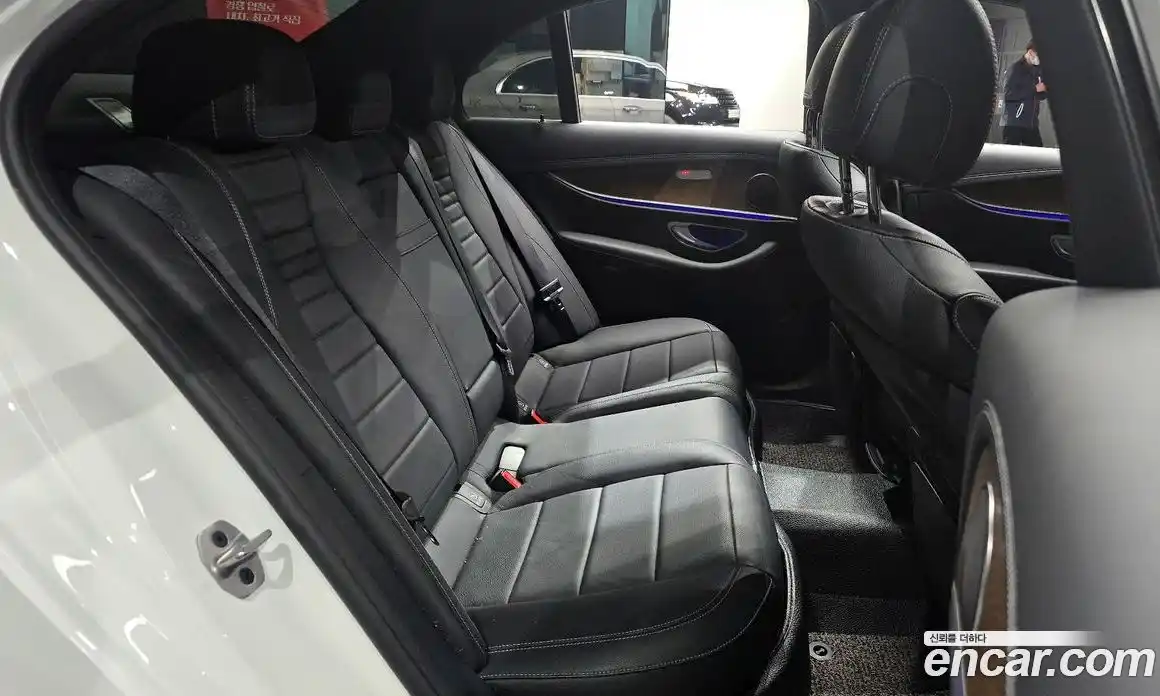 Mercedes-Benz E-Class 2021 2.0 гидро в Москве, фото 12