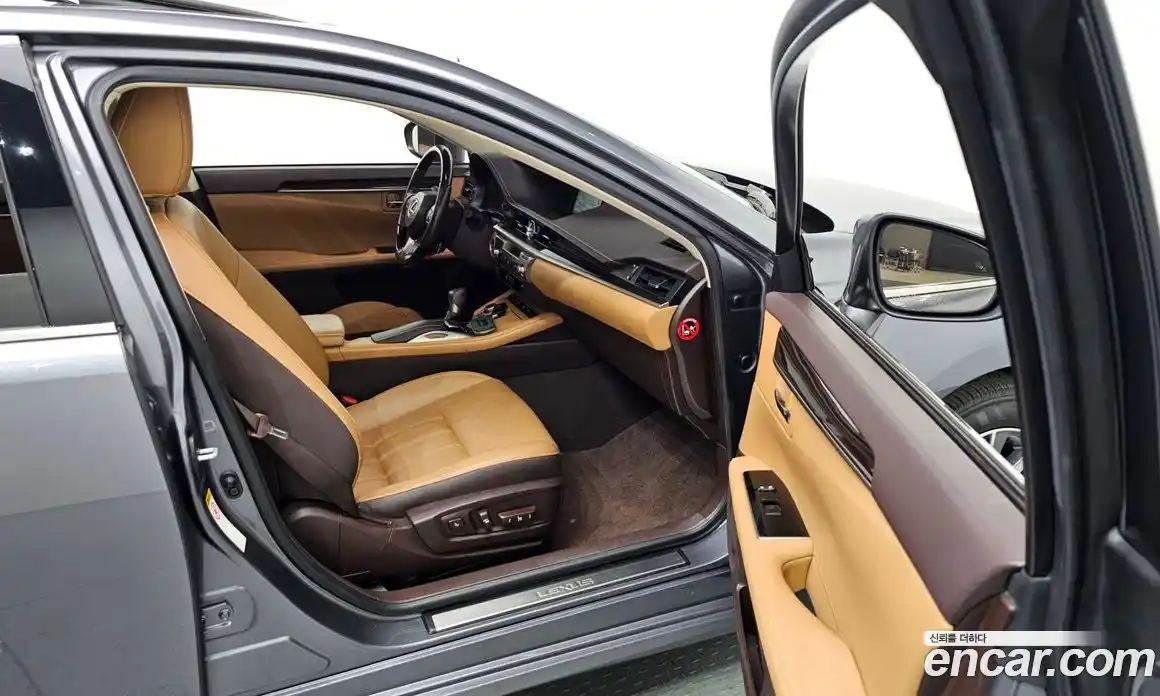 Lexus ES 2018 2.5 гидро в Москве № 168122, фото 11