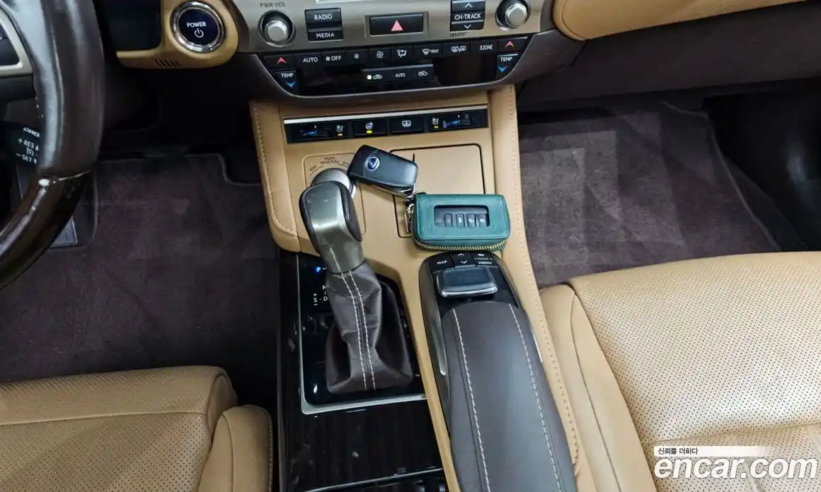Lexus ES 2018 2.5 гидро в Москве № 168122, фото 9