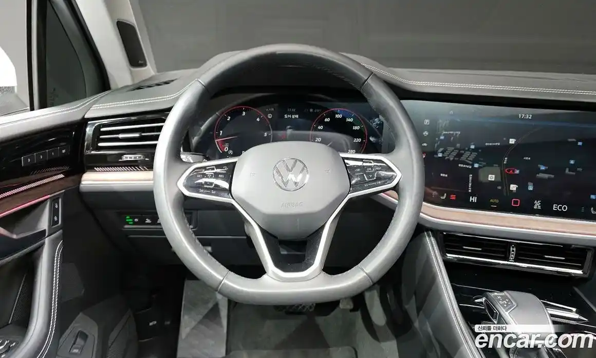 Volkswagen Touareg 2024 3.0 гидро в Москве № 168455, фото 13