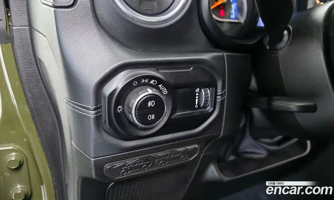 Jeep Wrangler 2024 2.0 гидро в Москве № 169345, фото 13