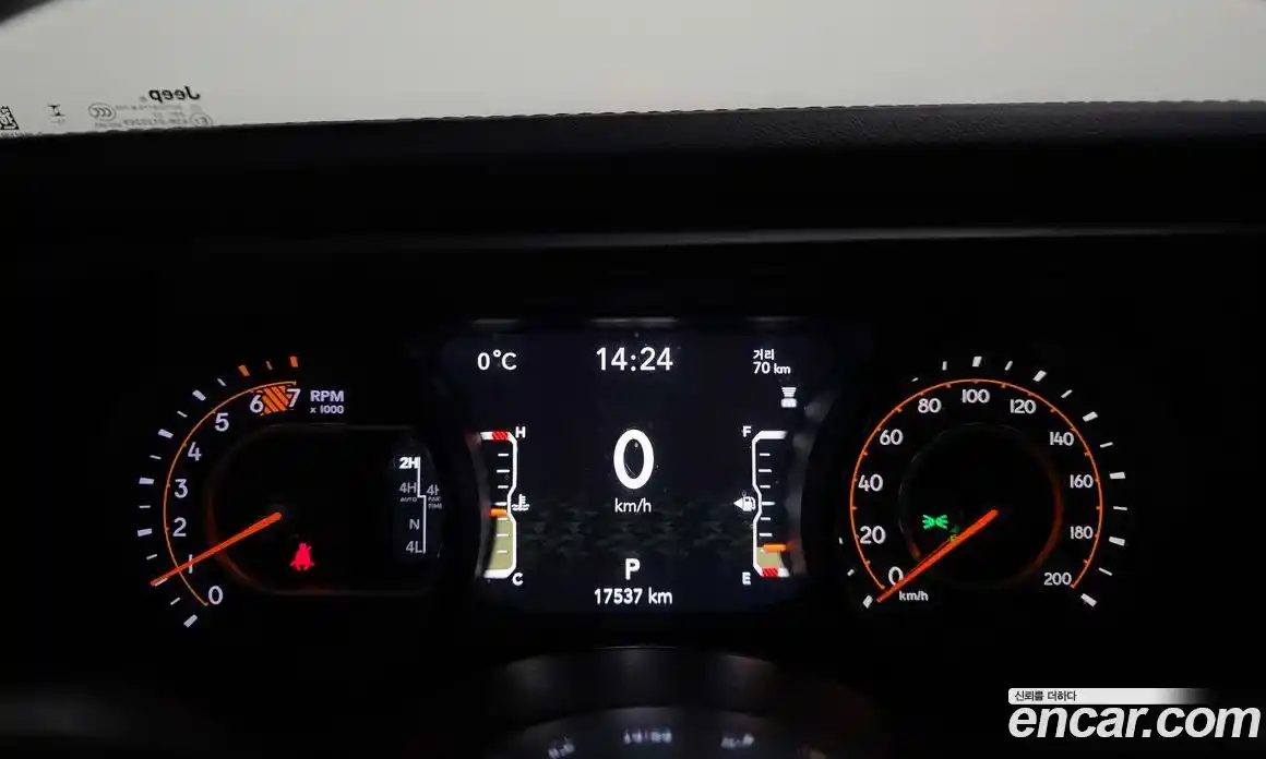 Jeep Wrangler 2024 2.0 гидро в Москве № 169345, фото 8